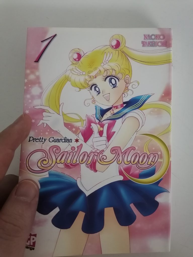 Cover of Pretty Guardian Sailor Moon Volume 1 – GP Manga Italian Edition featuring Sailor Moon in her iconic pose with pink sparkly background